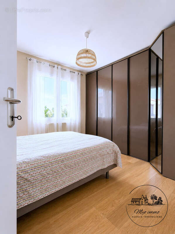 chambre 1/3 - Maison à BRAINS