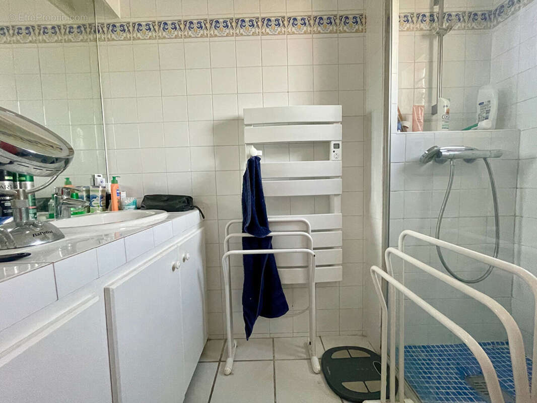 Appartement à ROQUEBRUNE-SUR-ARGENS