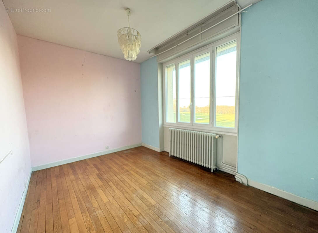 Maison à SAINT-PAUL-DE-VARAX