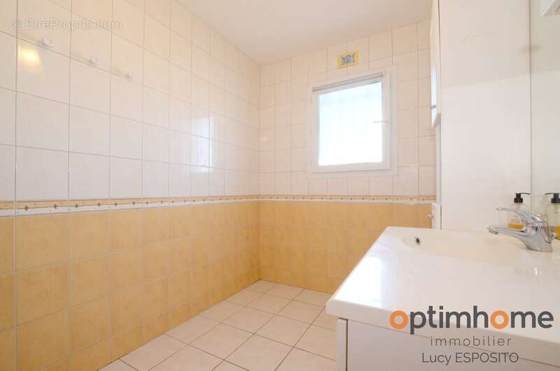 Maison à CHAMPAGNE-MOUTON