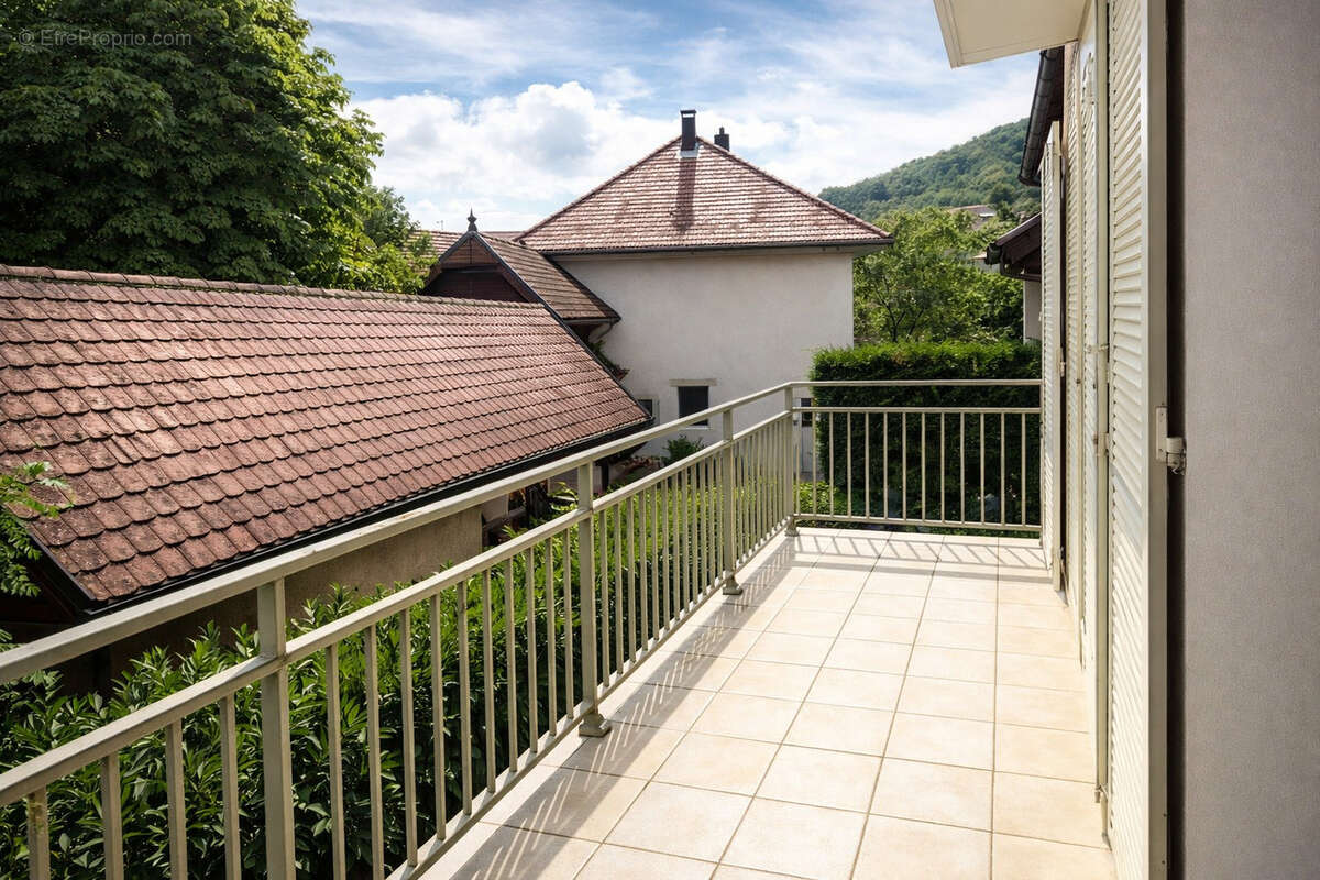 Appartement à ALLONZIER-LA-CAILLE