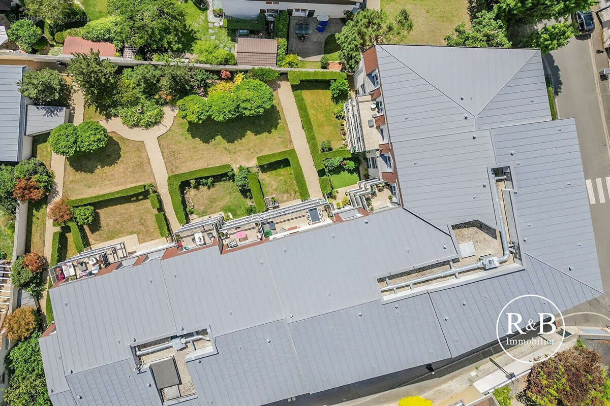 Appartement à LES CLAYES-SOUS-BOIS