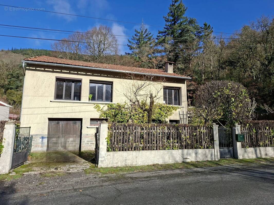 Maison à VERRERIES-DE-MOUSSANS