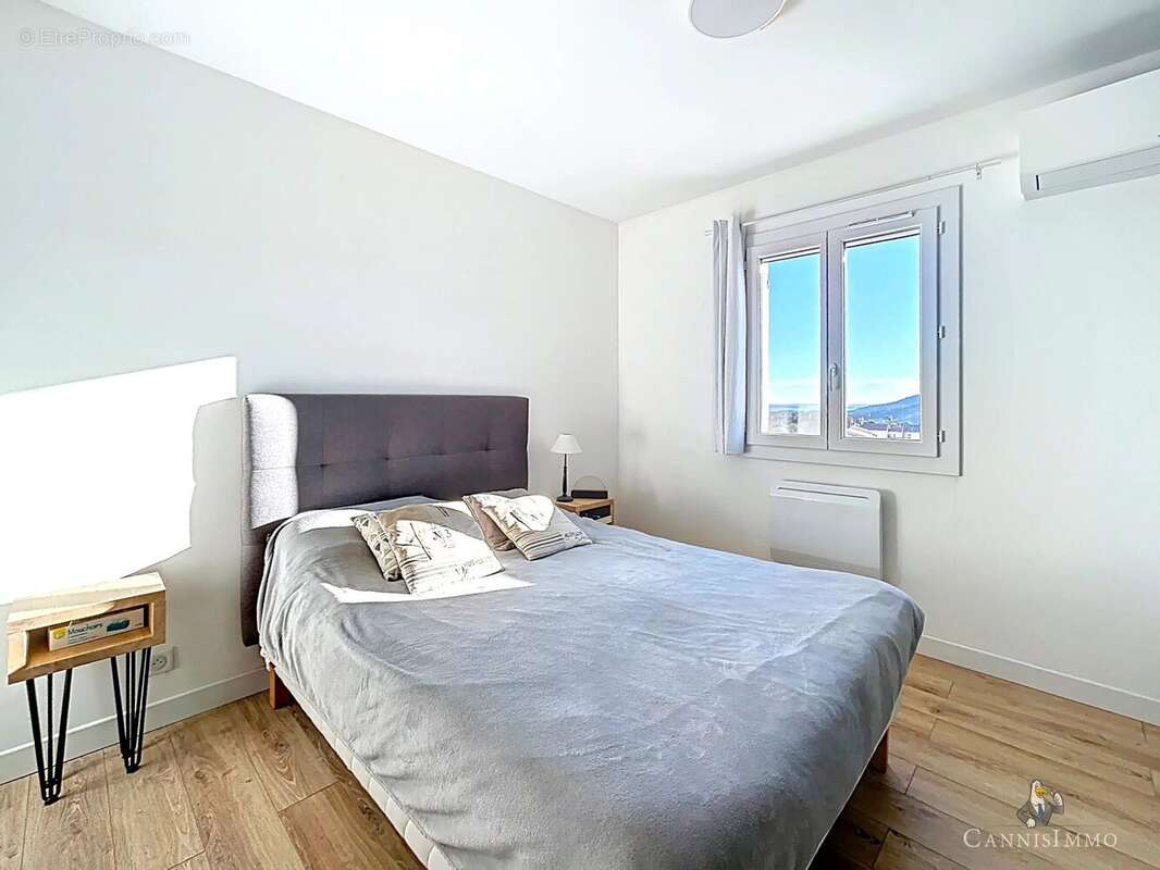 Maison à MANDELIEU-LA-NAPOULE