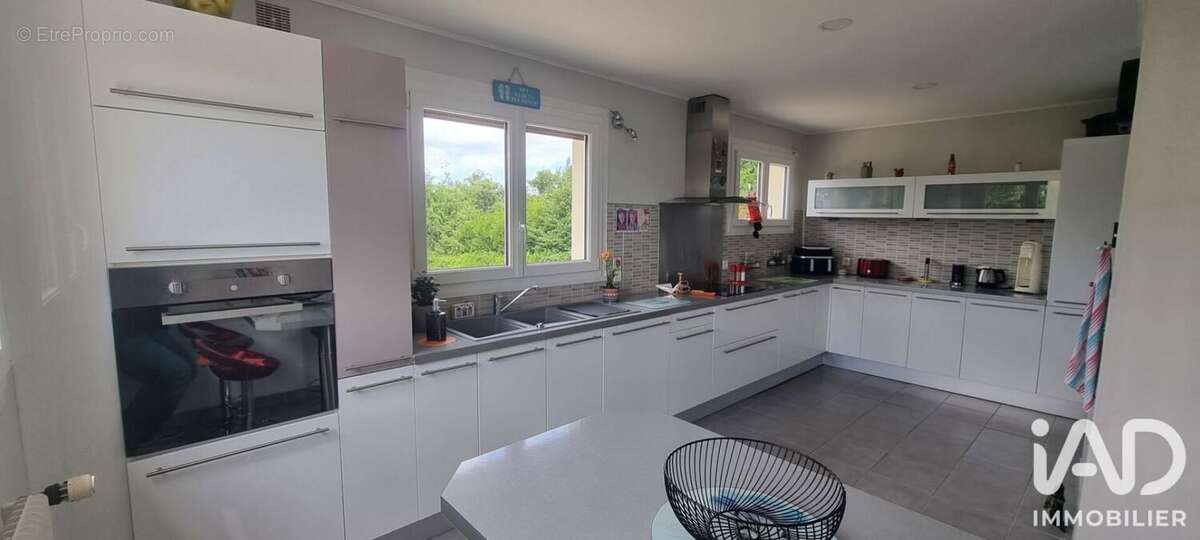 Maison 197 m² à Monceaux-En-Bessin  - photo 6