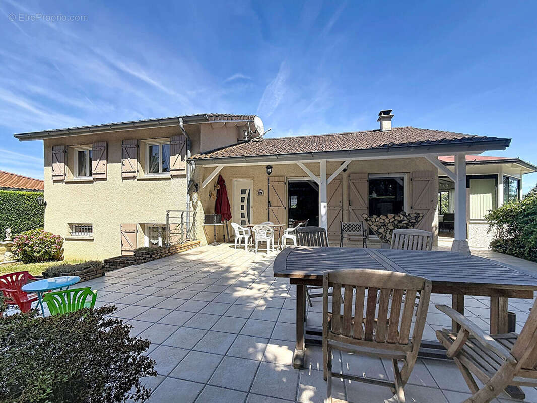Belle maison de caractères de 134m2 avec piscine, sous sol, atelier sur un terrain de 2085m2 - photo 17