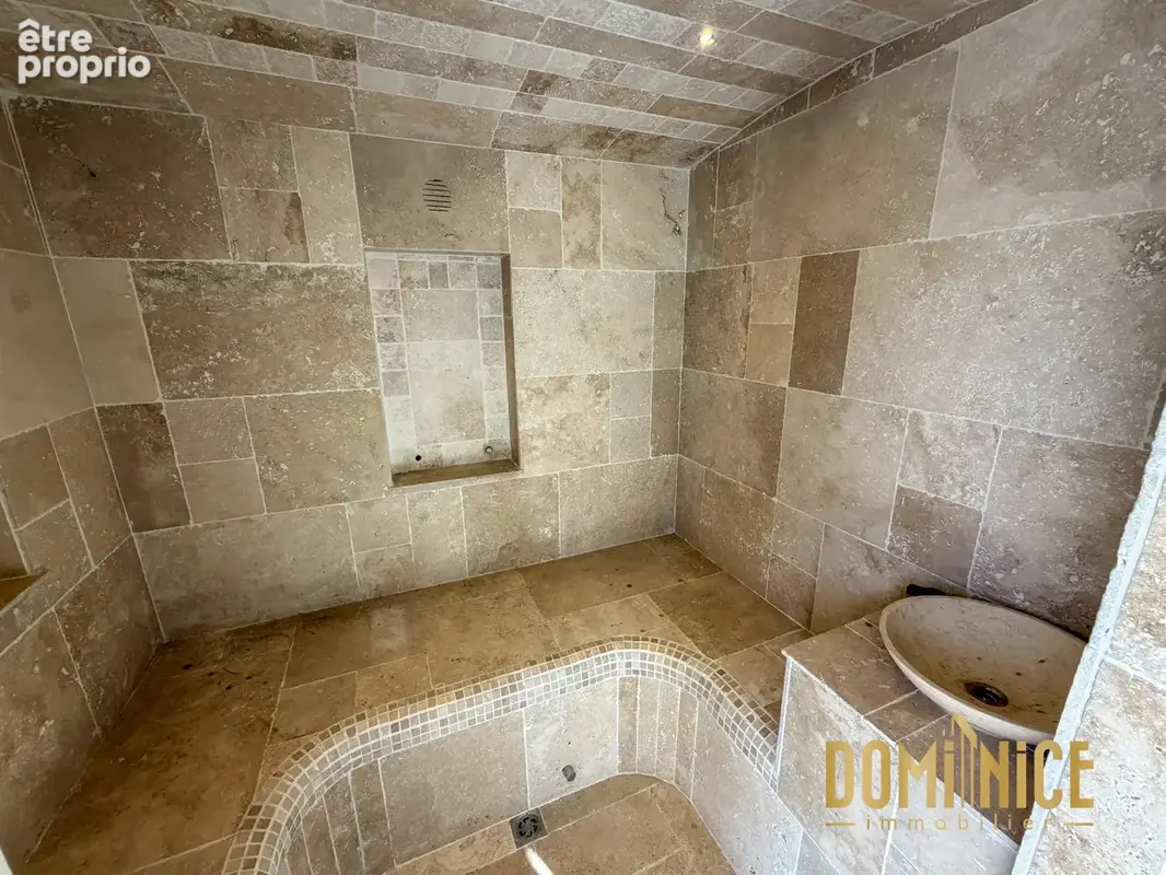 Cagnes-sur-Mer Les Collettes   Villa 233 m2, piscine à débordement, vue mer et espace bien-être - photo 24