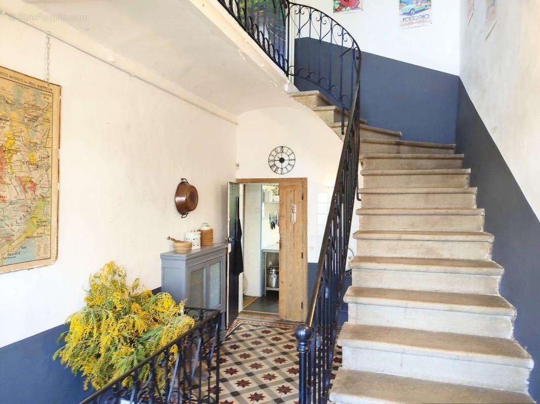 Maison à MOLIERES-SUR-CEZE