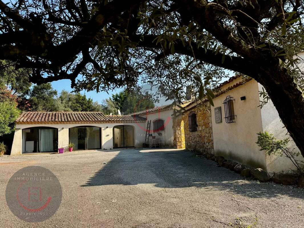 Maison à LES ADRETS-DE-L&#039;ESTEREL