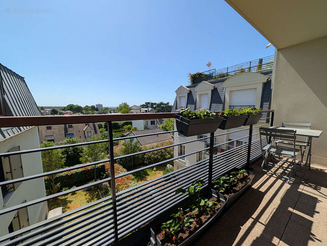 Appartement à SARTROUVILLE