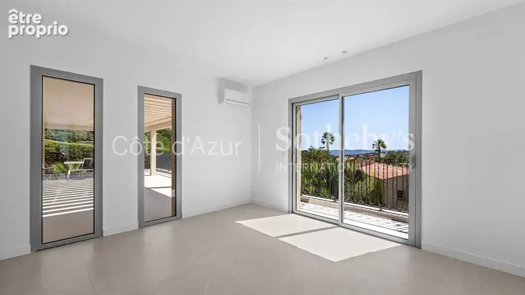 Les Issambres, villa provençale entièrement rénovée avec vue mer et piscine à débordement - photo 7