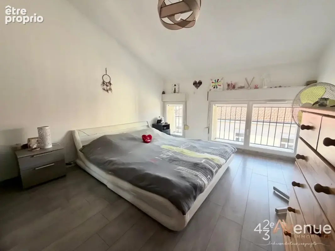 Appartement 4 pièces 90 m² à vendre à Saint-Etienne (42000) - photo 8