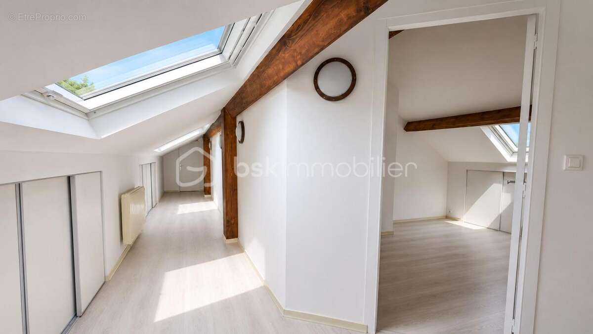 Maison à LE COUDRAY-MONTCEAUX