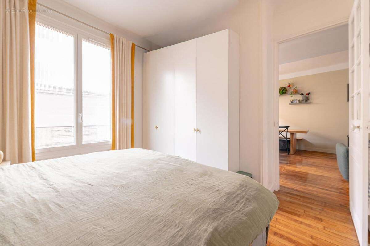 Appartement à PARIS-11E