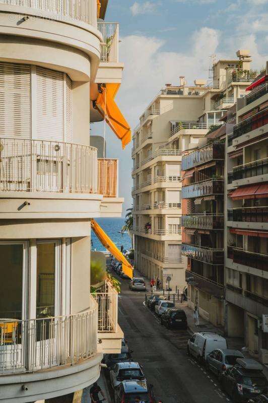Appartement 4 pièces – 98 m² (HC) – Balcon – Aperçu mer – Vendu entièrement meublé - photo 20