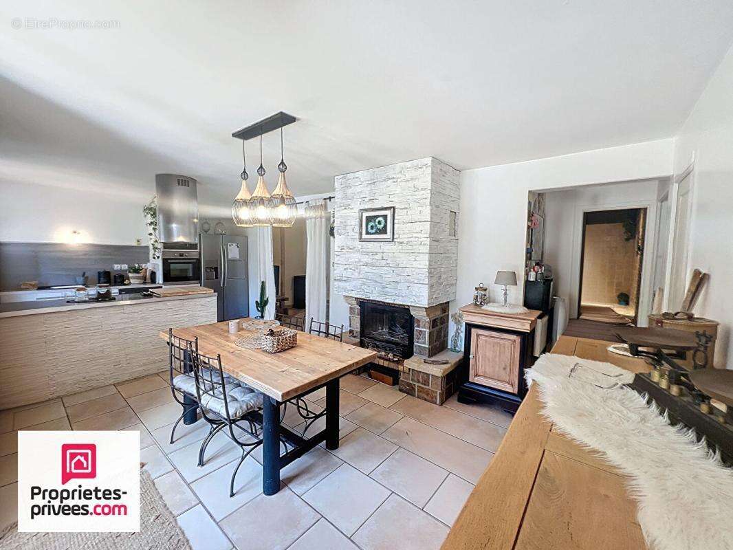 Rians villa T 3/4  sur 2512 m²  en campagne sans voisins - photo 3