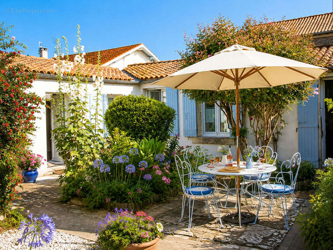 Maison à LA BREE-LES-BAINS