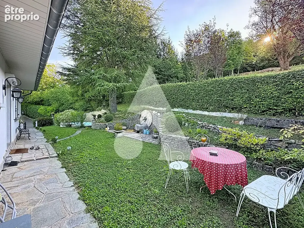 Villa de charme style Île-de-France - 246,90 m² - Terrain de 2 580 m² - Gap / secteur résidentiel ! - photo 16