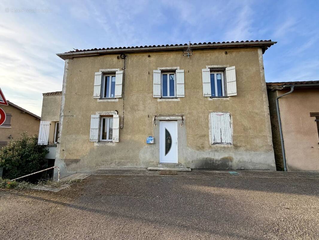 Maison à VERGOIGNAN