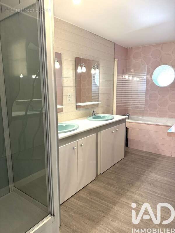 Maison 144 m² à Sansais  - photo 6
