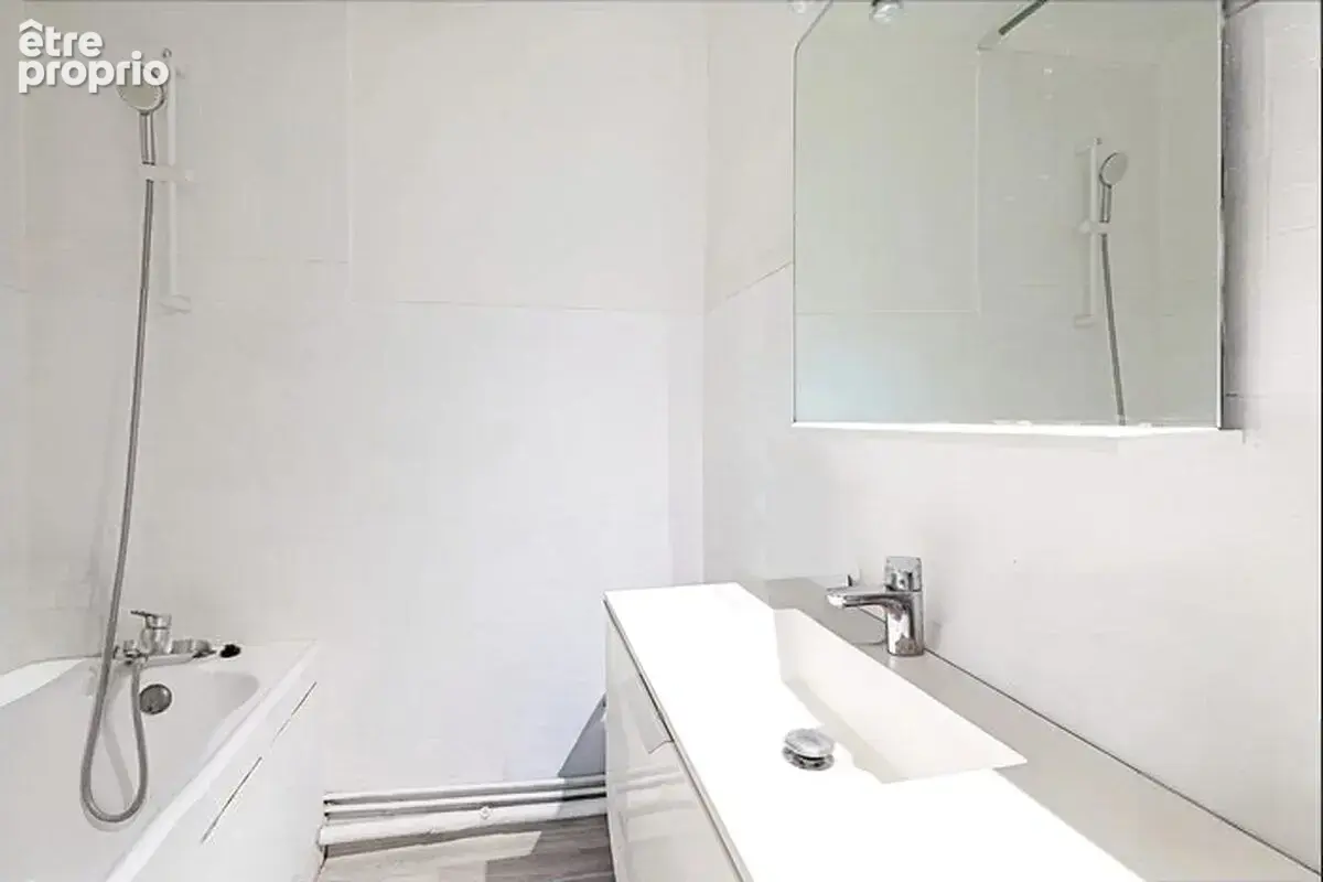 HYÈRES - T2 de 50 m² avec loggia plein sud, vue mer et collines - photo 6