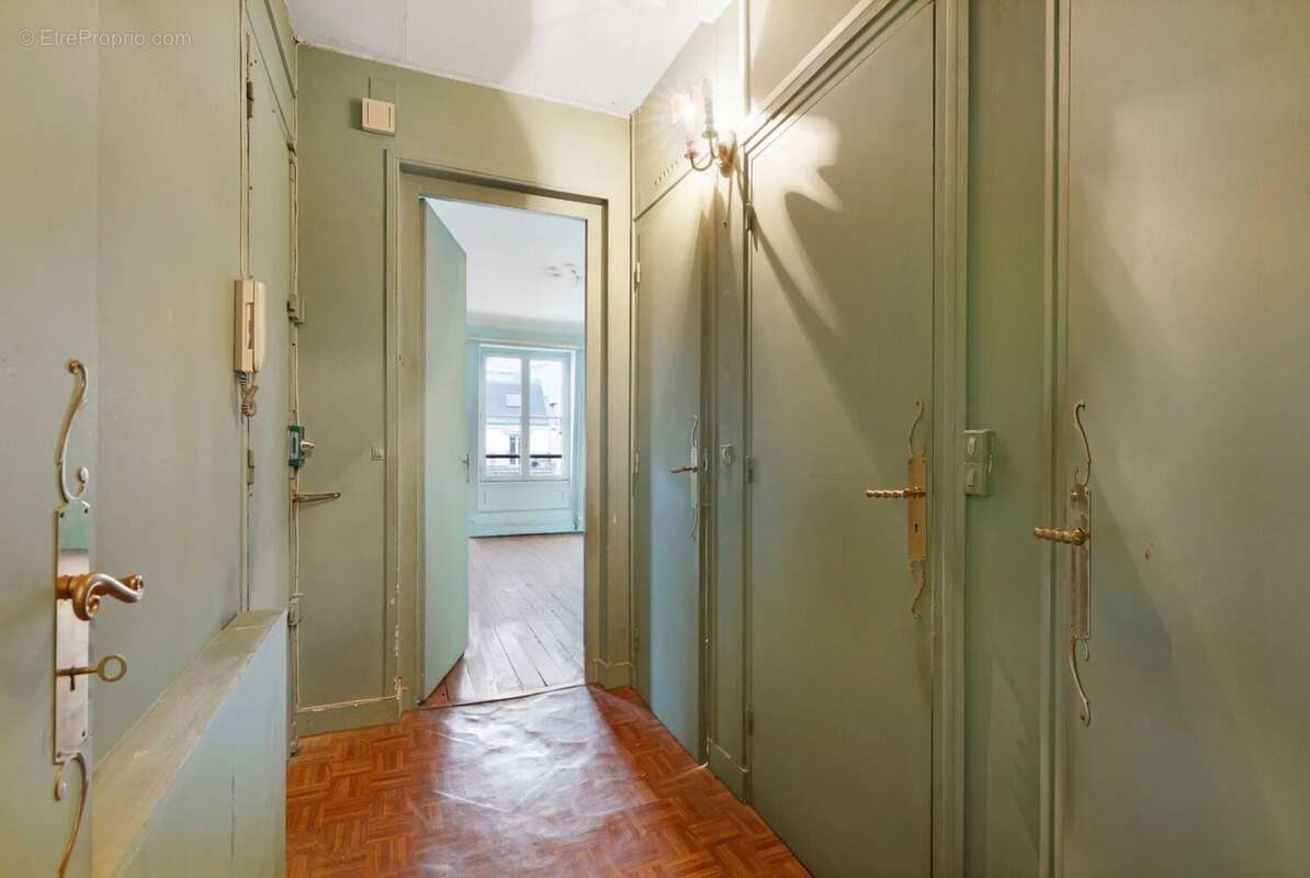 Appartement à PARIS-17E