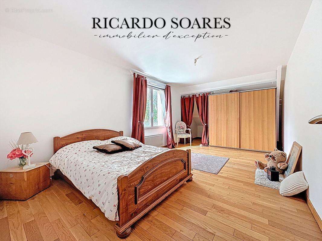 60290 monchy-saint-eloi - maison familiale 164m2 au sol / 4 ou 5 chambres / 2 garages / jardin - photo 12