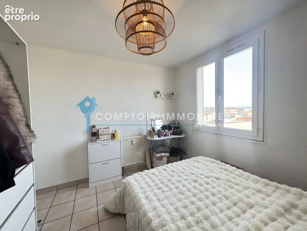 Appartement T5 avec balcon vue Vercors - À vendre à Romans-sur-Isère - Dpt Drôme (26) - photo 10