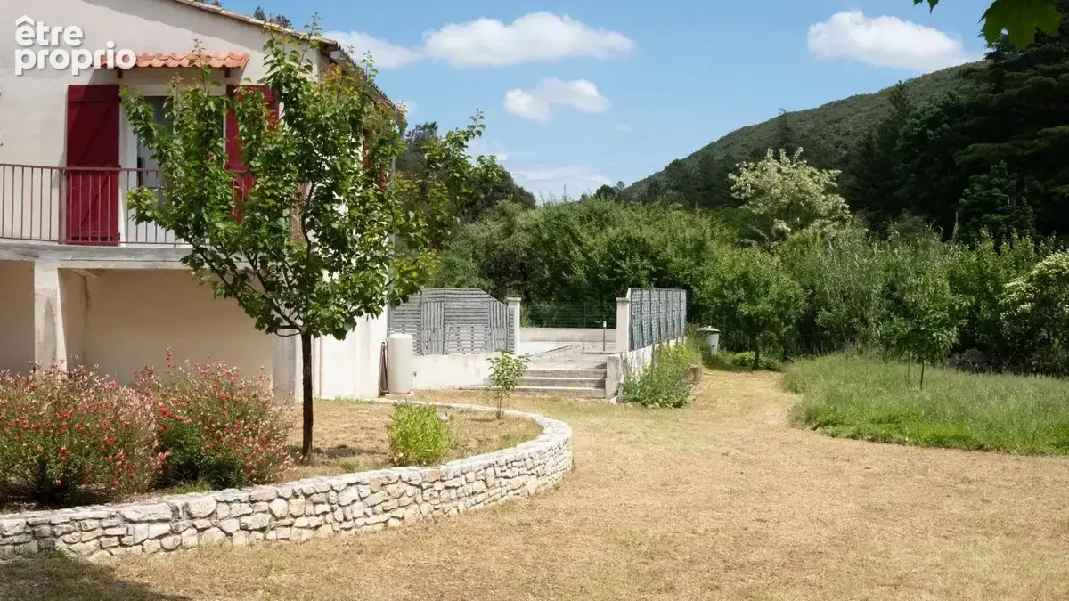 Saint-Jean-du-Pin – Maison ancienne de 100 m² avec piscine sur 2040 m² de terrain, au calme à proximité d’Alès - photo 3