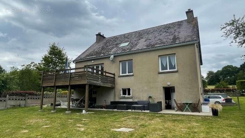 Maison à MUR-DE-BRETAGNE