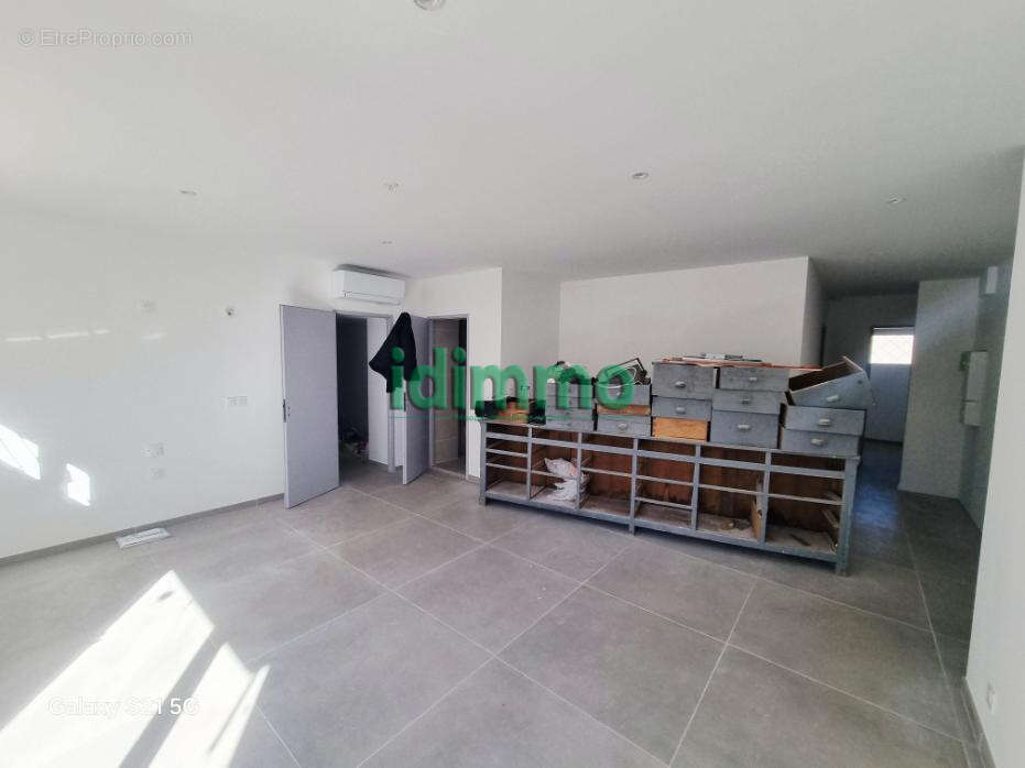 Exclusivité Frejus dans petite copropriété joli F3 de 68m en rez de jardin 246750€ dpe c - photo 10
