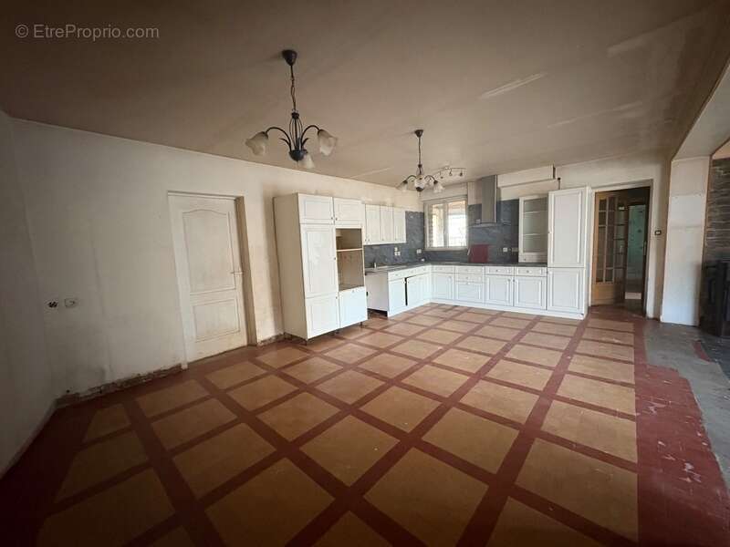 Maison à LA CHAPELLE-EN-JUGER