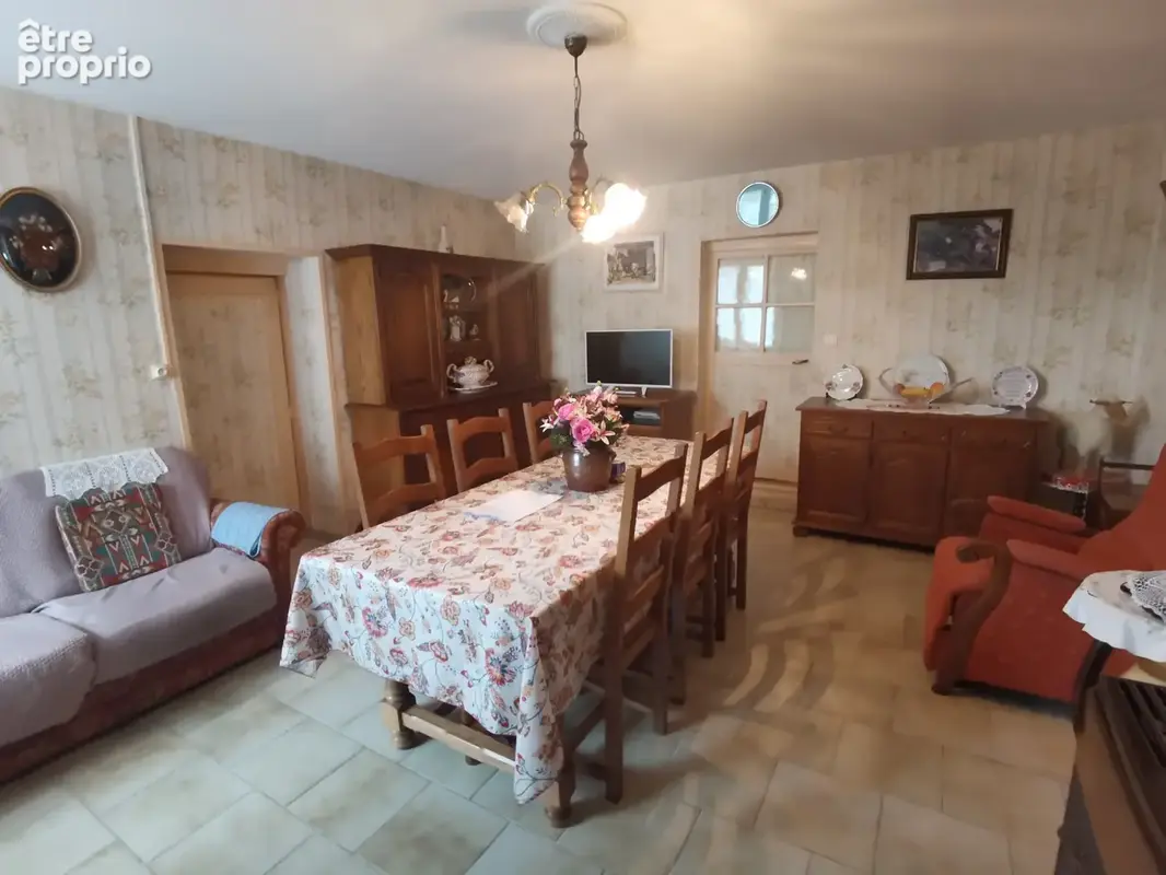 Maison de campagne plain pied avec granges et dépendances - photo 5