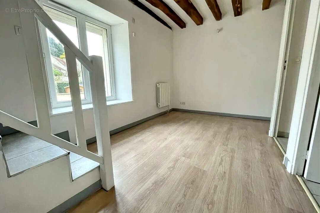 Maison à VILLENEUVE-LE-COMTE