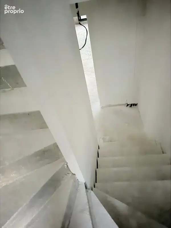 Appartement T3 - 75.10 m2 - Saint-Georges-d'Espéranche - Balcon - Garage - photo 8