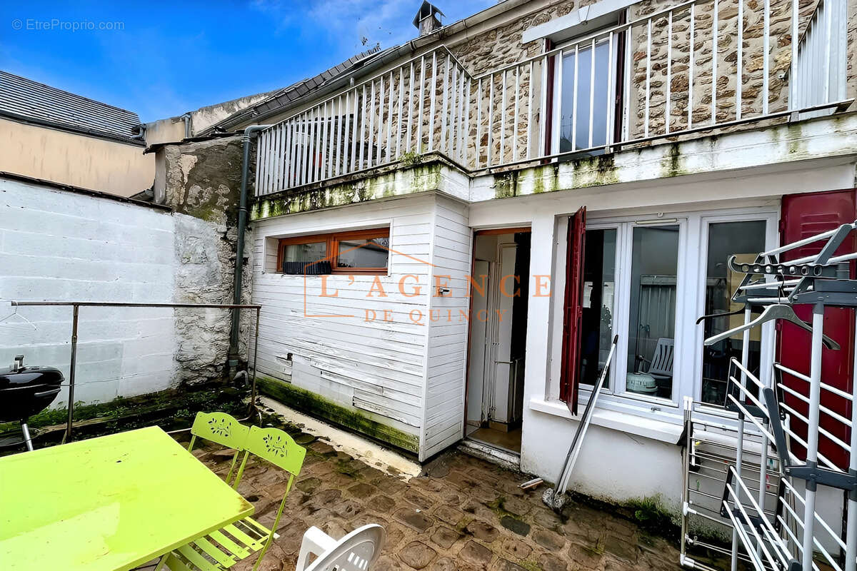 Maison à FUBLAINES