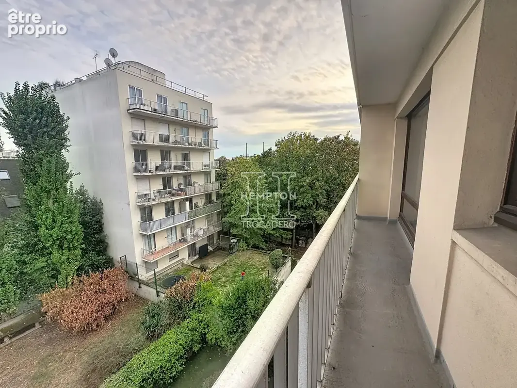 Photo Appartement à Courbevoie au prix de 240 000€
