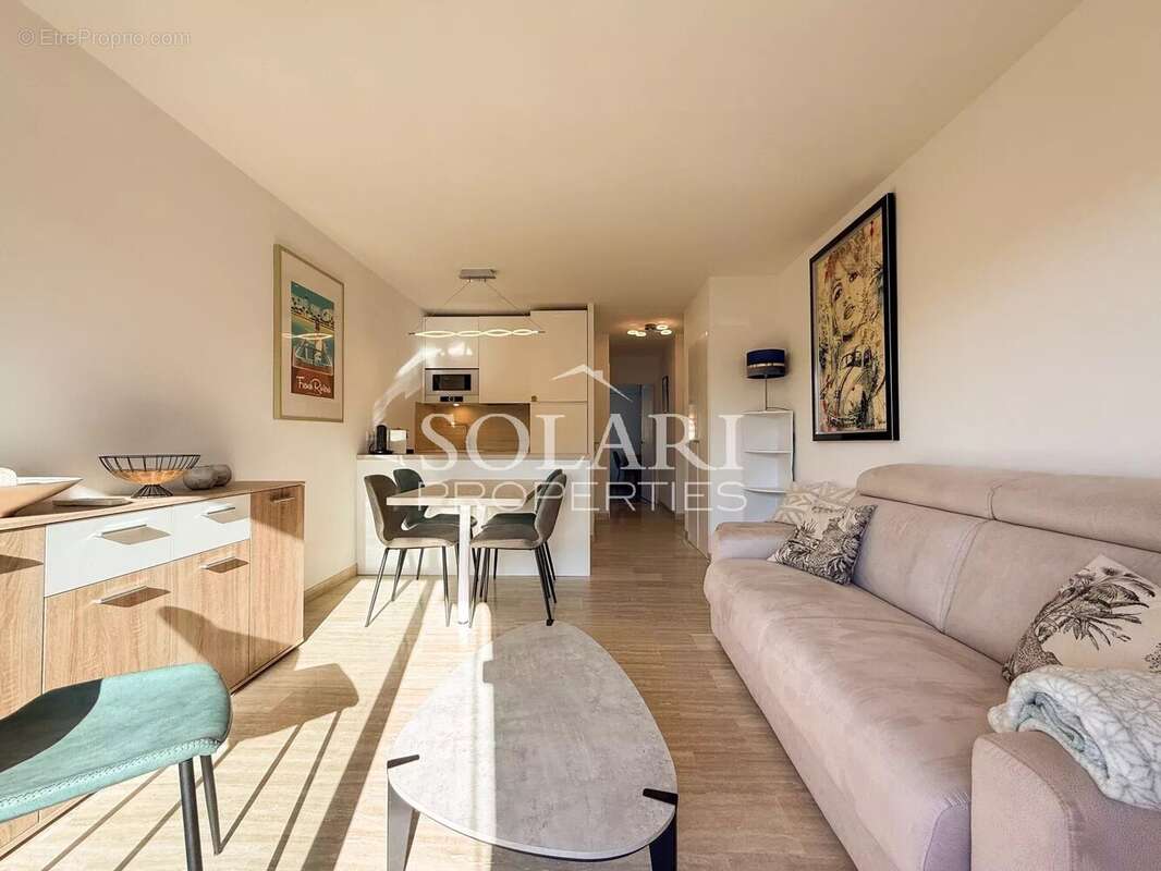 Appartement à MANDELIEU-LA-NAPOULE