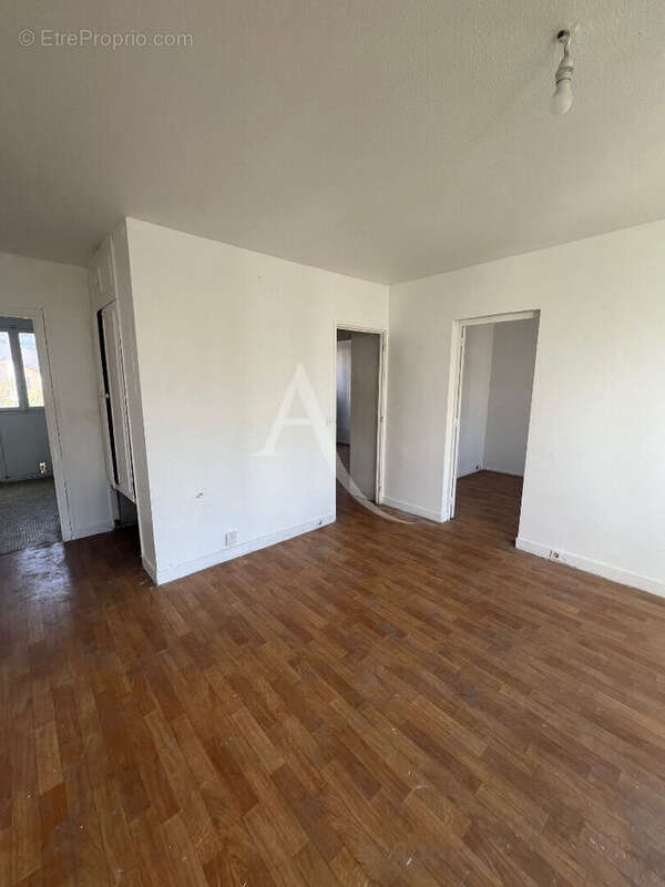Appartement Aubervilliers 4 pièce(s) 61 m2 - photo 14