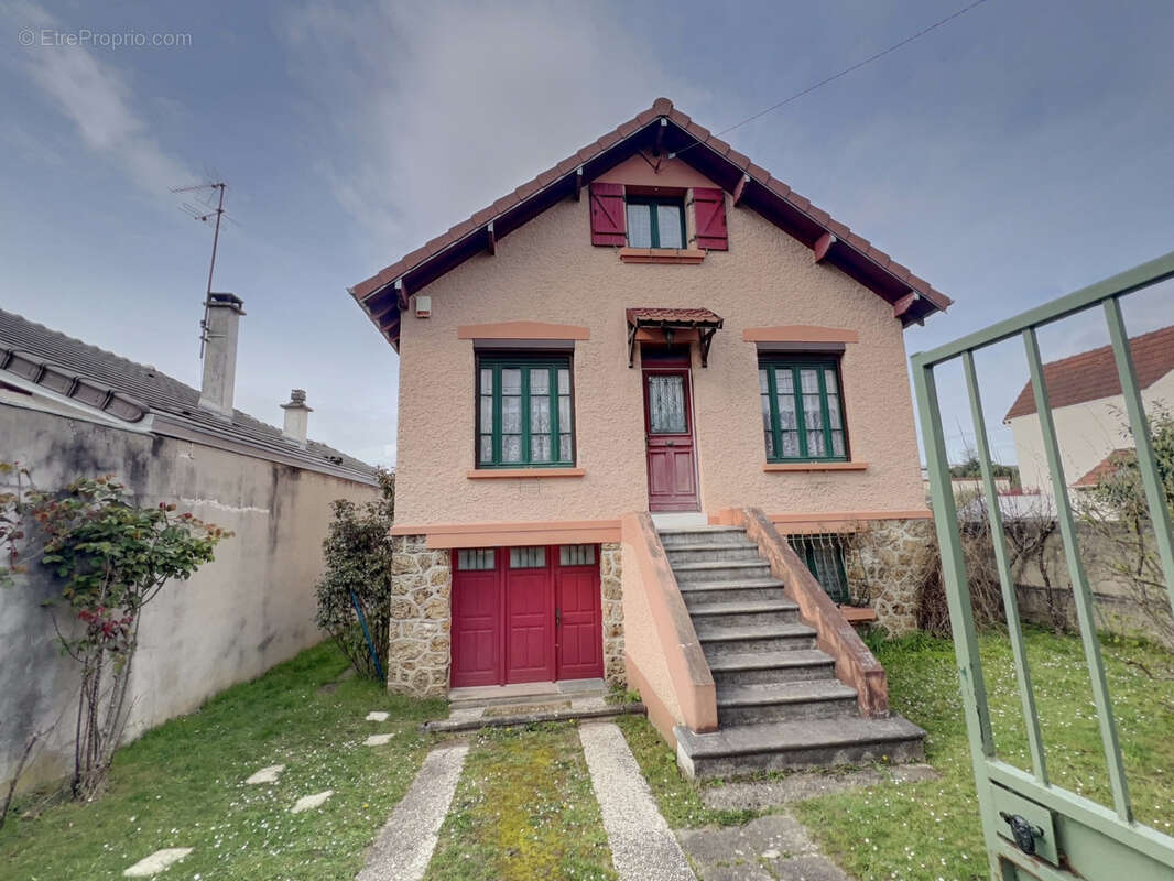 Maison à CHAMPS-SUR-MARNE
