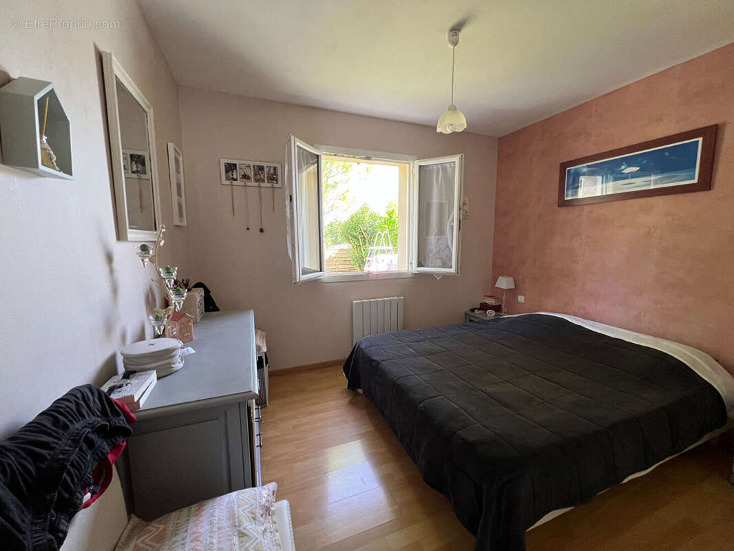 À vendre Maison de plain-pied d'environ 95m2 avec 4 chambres, grand terrain de 2900m2 et aucun vis-à-vis entre Villeneuve-sur-Lo - photo 8