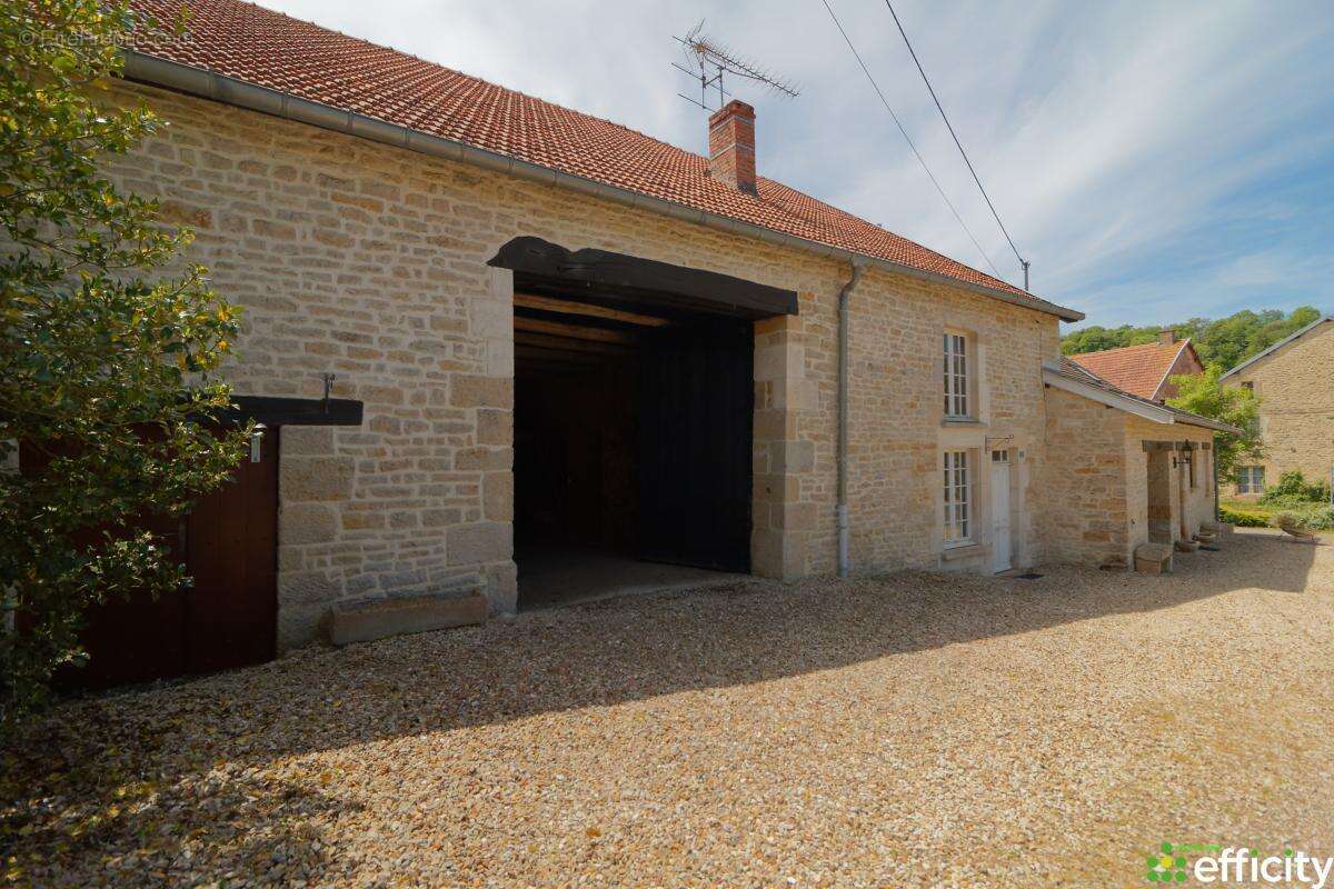 Maison à PERRANCEY-LES-VIEUX-MOULINS