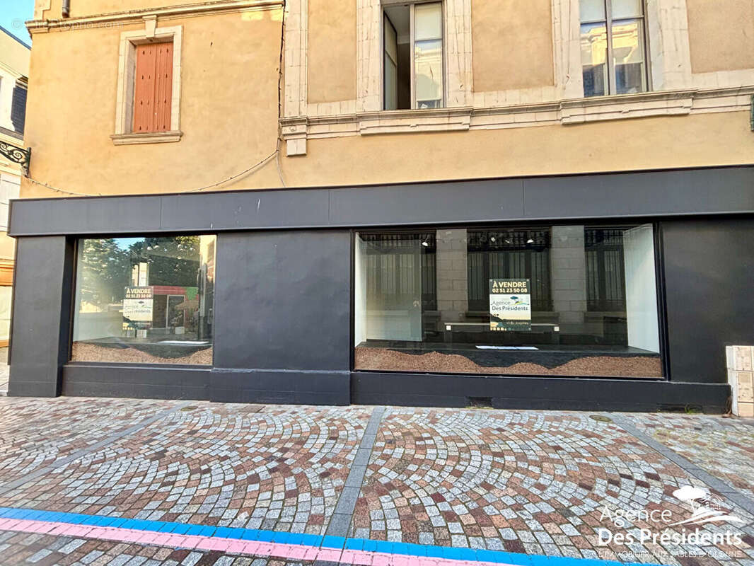 Commerce à LES SABLES-D&#039;OLONNE