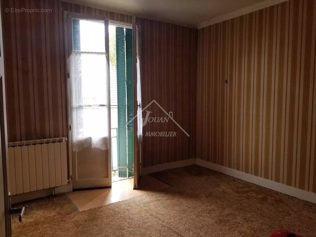 Maison à COSNE-D&#039;ALLIER