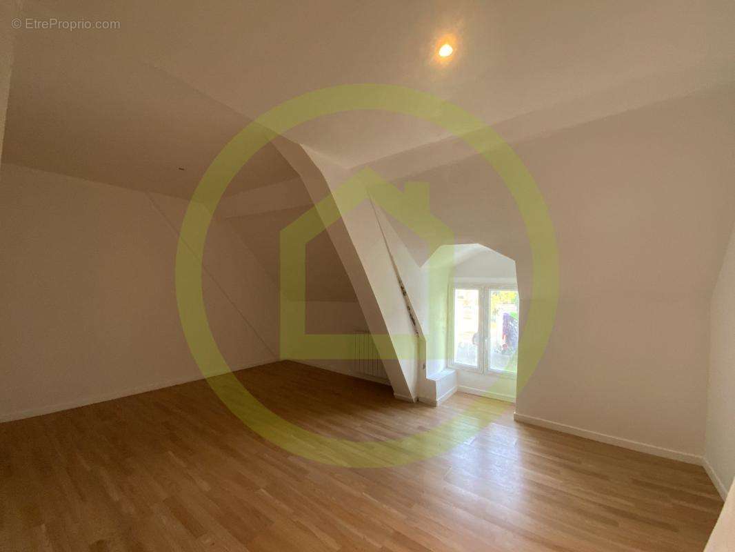 Maison à GENOUILLAC