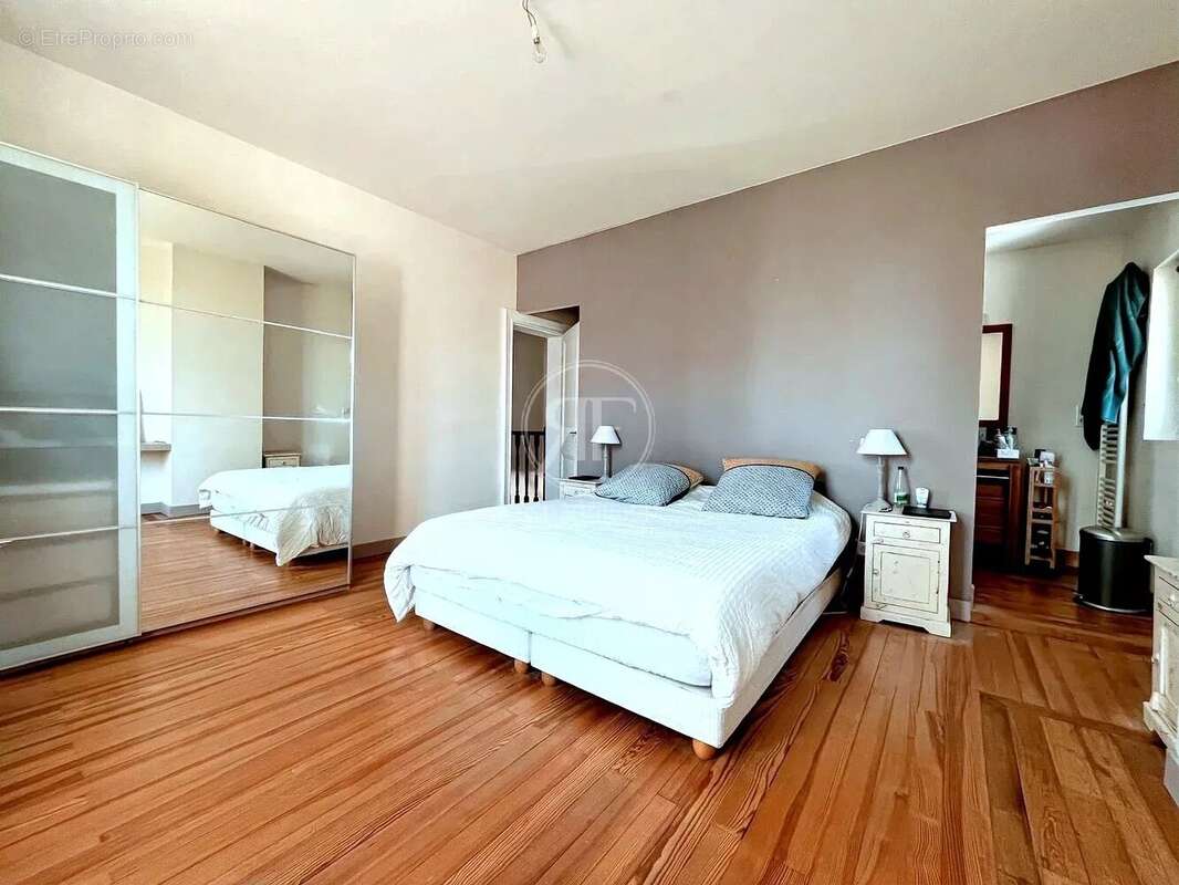 Maison à SAINT-EMILION