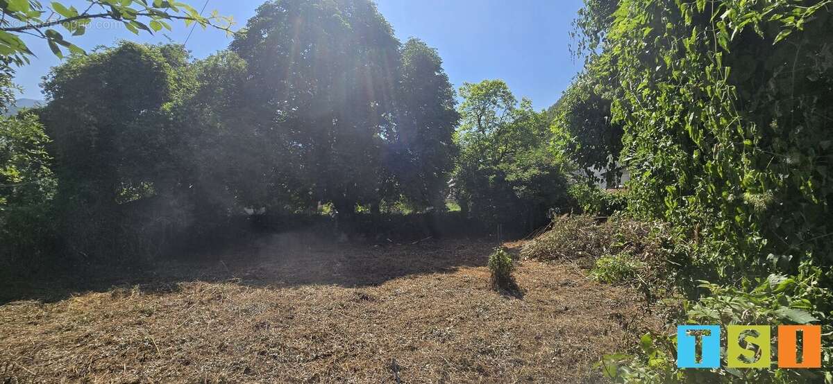 À vendre  Terrain idéalement situé à Bagnères-de-Luchon - photo 4