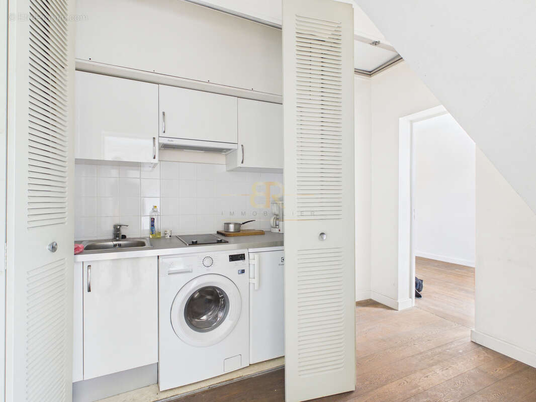 Appartement à PARIS-8E