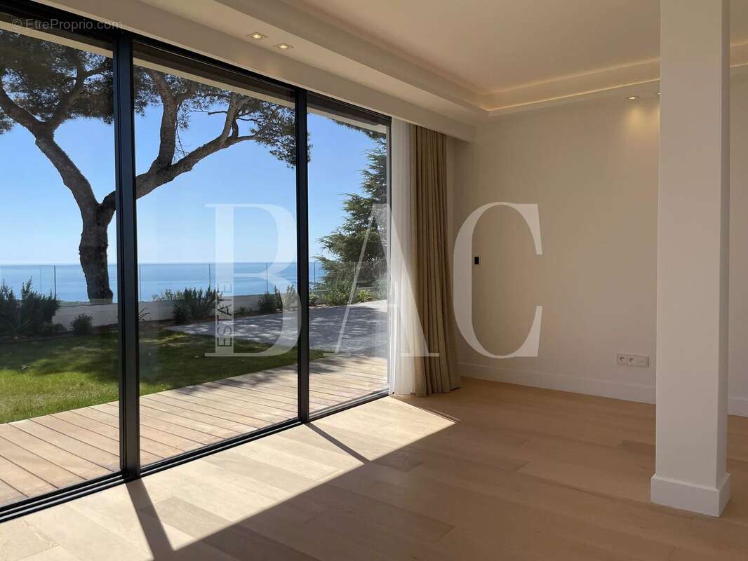 Maison à ROQUEBRUNE-CAP-MARTIN