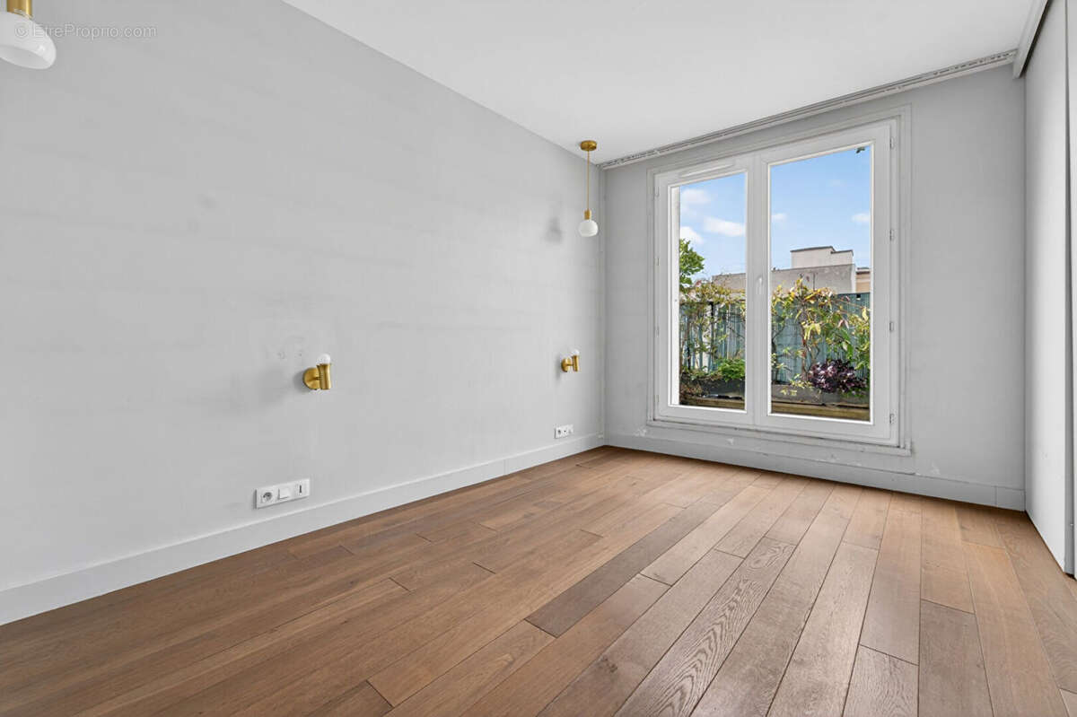 Appartement à PARIS-20E